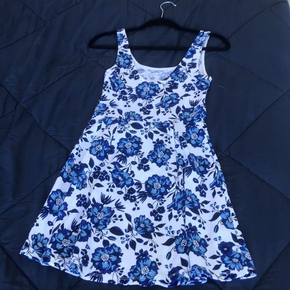Fun flower H&M skater dress - Picture 2 of 3